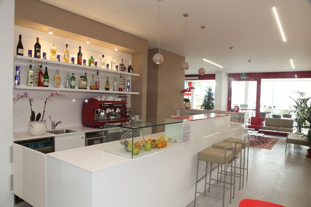 Hotel Regina Lignano Sabbiadoro Bagian luar foto