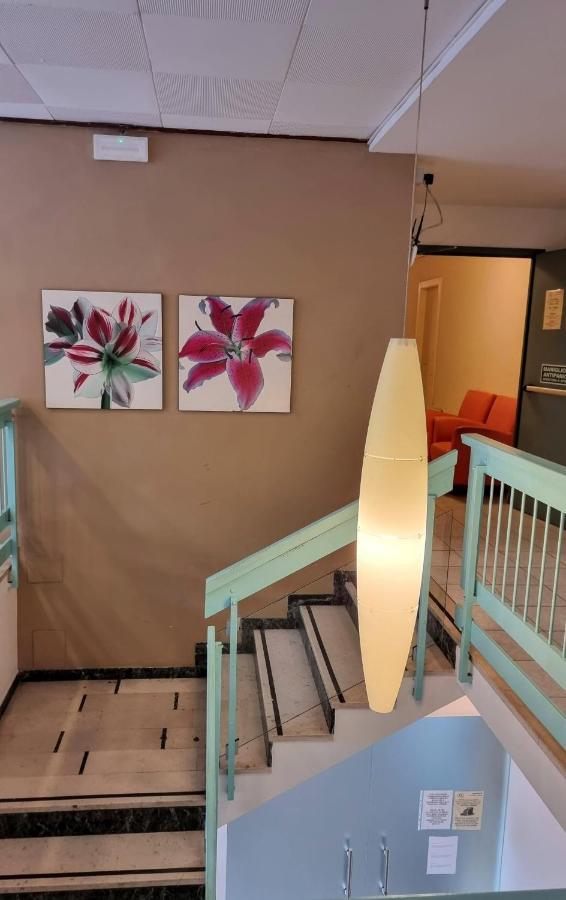 Hotel Regina Lignano Sabbiadoro Bagian luar foto