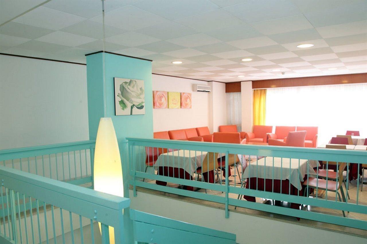 Hotel Regina Lignano Sabbiadoro Bagian luar foto