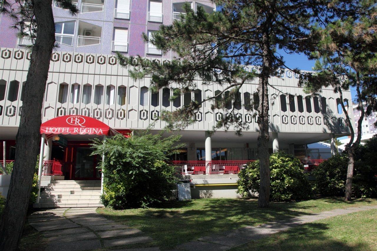 Hotel Regina Lignano Sabbiadoro Bagian luar foto