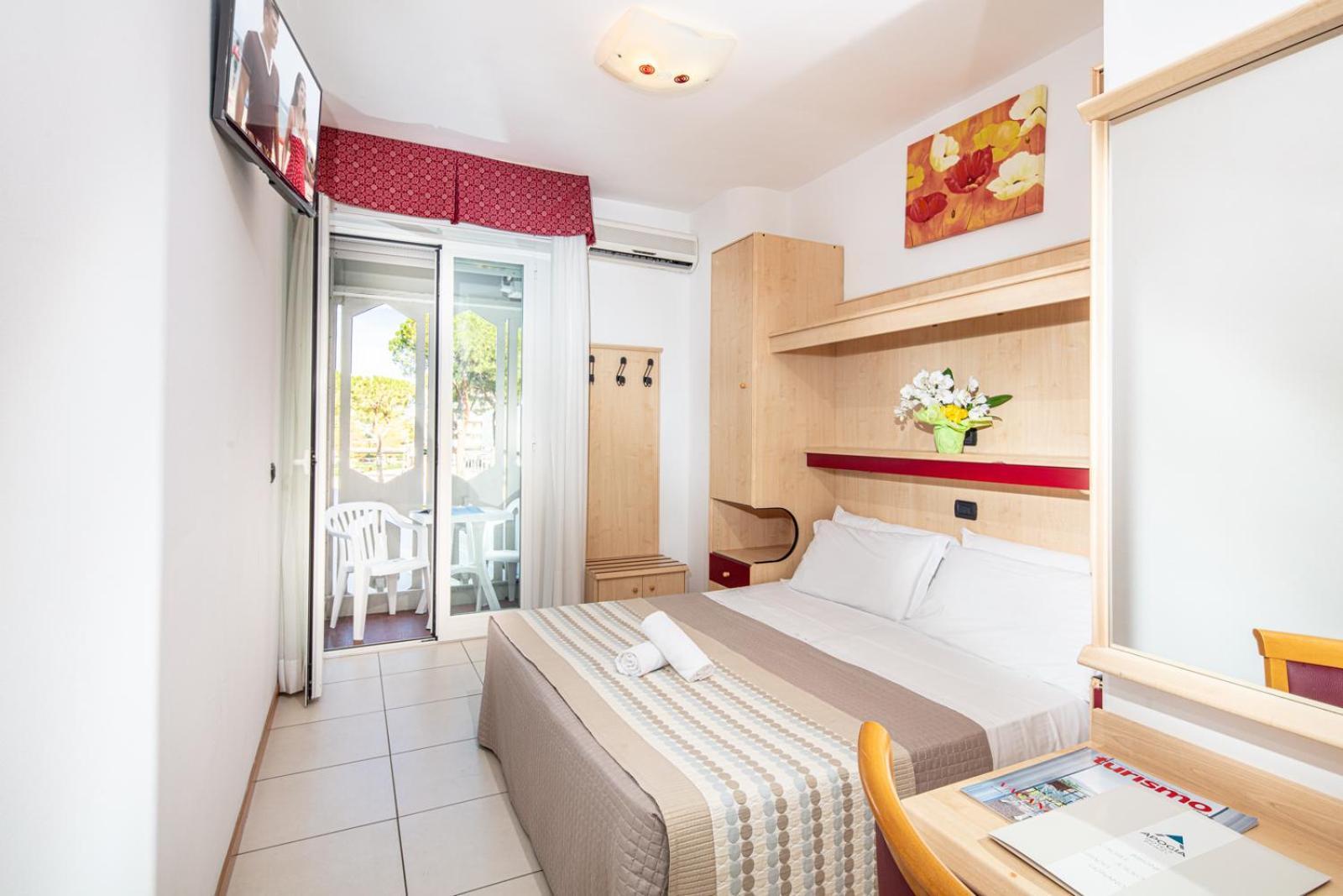 Hotel Regina Lignano Sabbiadoro Bagian luar foto