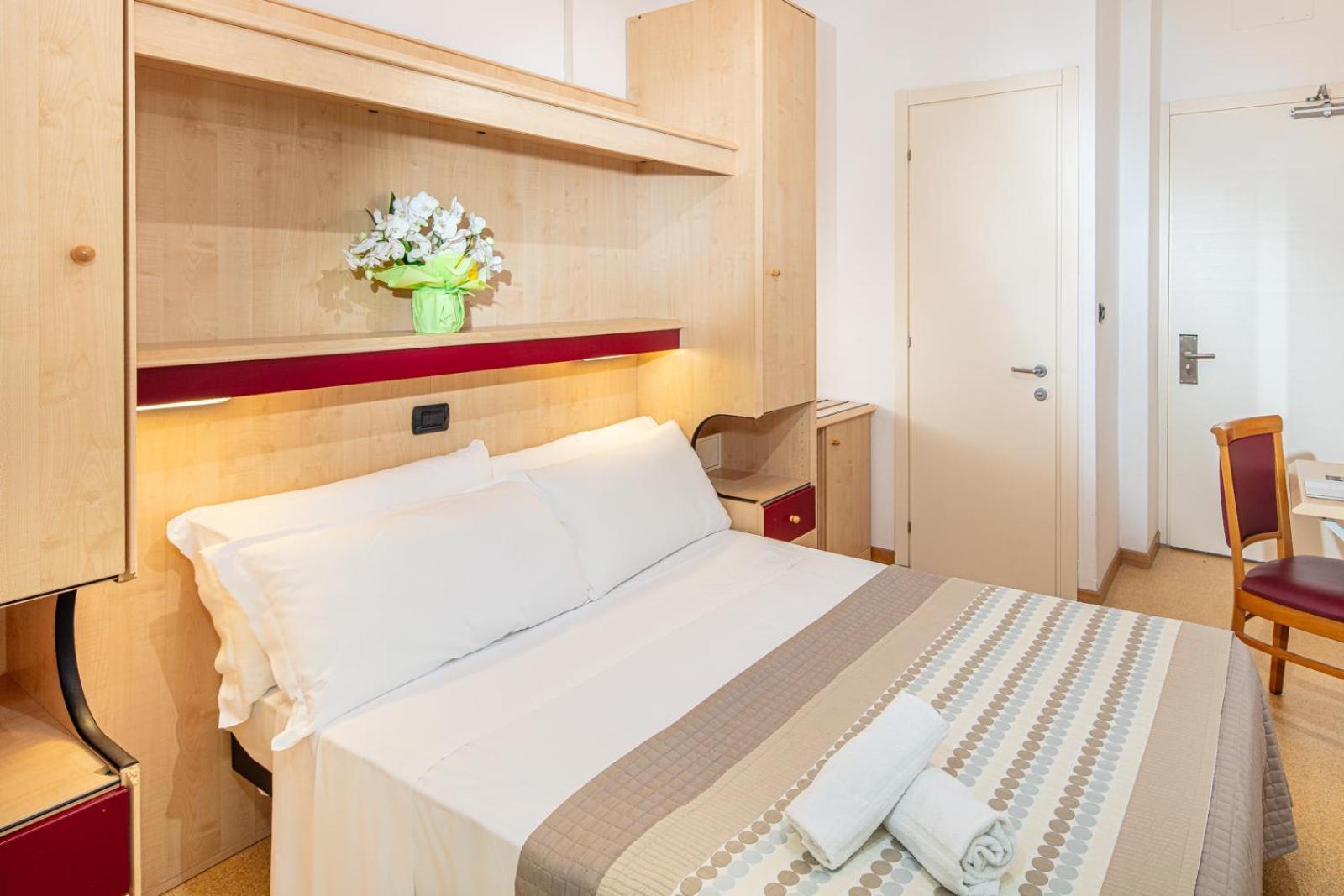 Hotel Regina Lignano Sabbiadoro Ruang foto