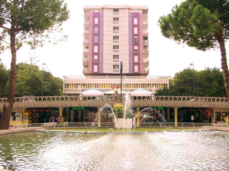 Hotel Regina Lignano Sabbiadoro Bagian luar foto